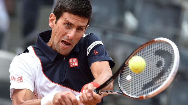 Novak Djokovic superó a Radek Stepanek en su debut en Roma
