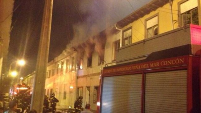 Diez familias damnificadas dejó incendio en centro de Viña del Mar