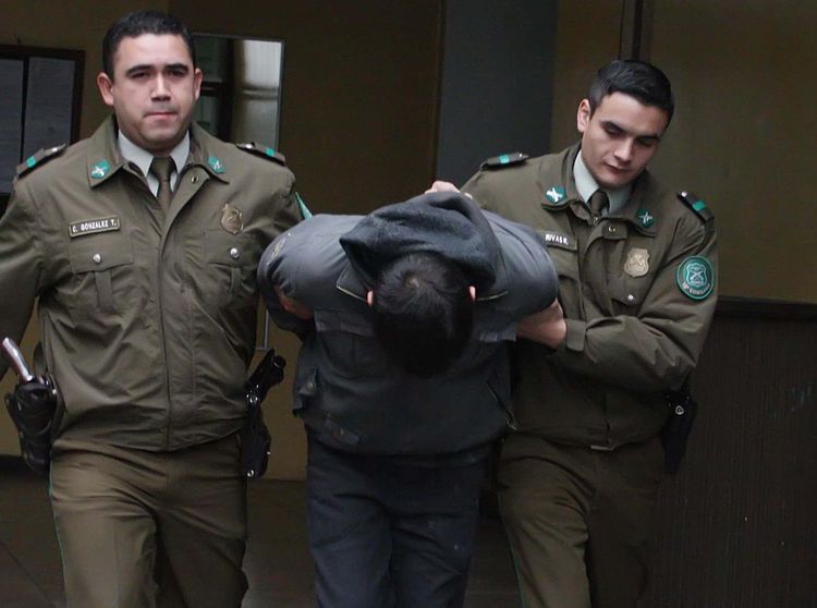 Carabineros detuvo en Ñuñoa a menor de edad con amplio prontuario