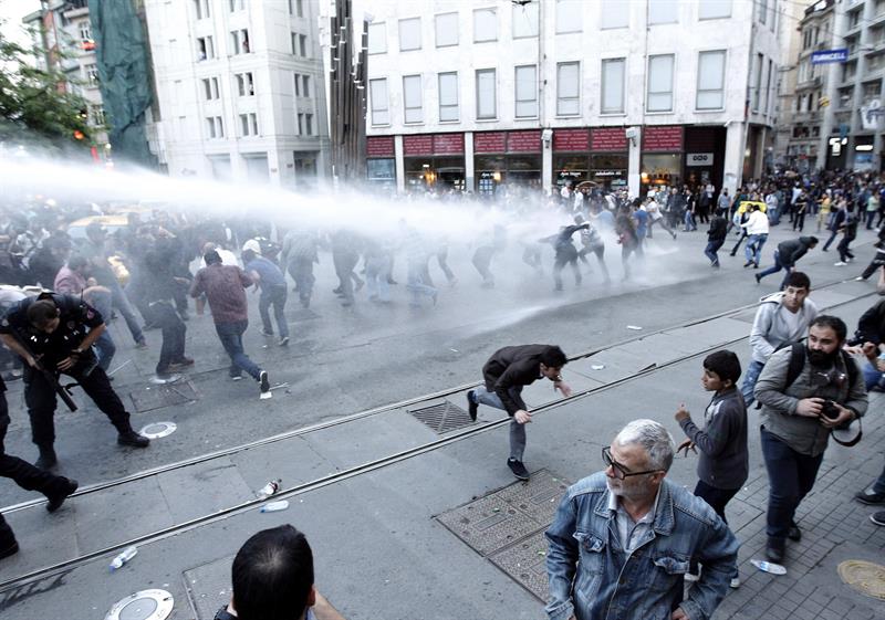 Detienen a 18 personas por tragedia minera de Turquía