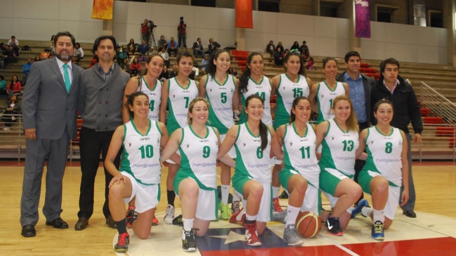 Castro y New Crusaders se mantienen a paso firme en el baloncesto femenino