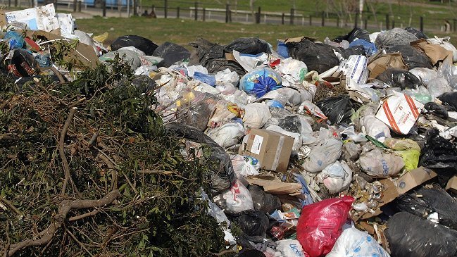 Empresa KDM se querelló contra concejal por posible cohecho en licitaciones de la basura