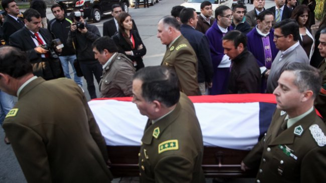 Ex director de Carabineros: Quienes deben tomar decisiones le temen a la calle