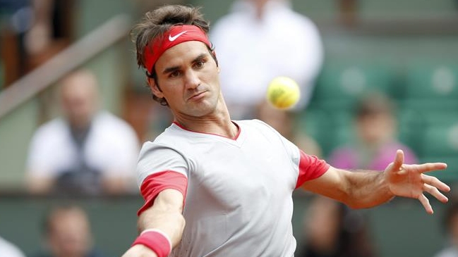 Roger Federer avanzó con autoridad a la segunda ronda de Roland Garros