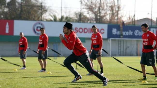 Jorge Sampaoli evalúa no considerar a Jorge Valdivia en partido ante España