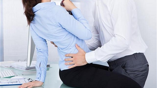 Jueza tuvo que suspender audiencia por pareja que tenía sexo en el tribunal