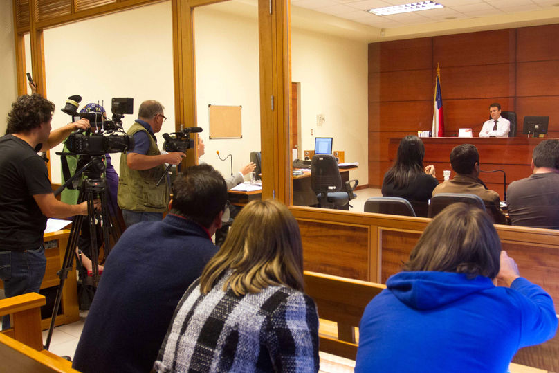 Corte de Apelaciones dispuso firma mensual y arraigo para joven acusado de agredir a carabinero