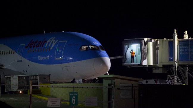 Niño de 10 años lanzó falsa alarma de bomba en avión