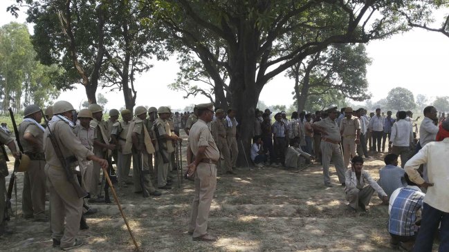 Indignación en la India por la violación y ahorcamiento de dos niñas