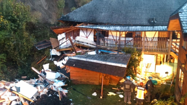 Sistema frontal que afecta a la zona sur provocó derrumbe en hotel de Frutillar