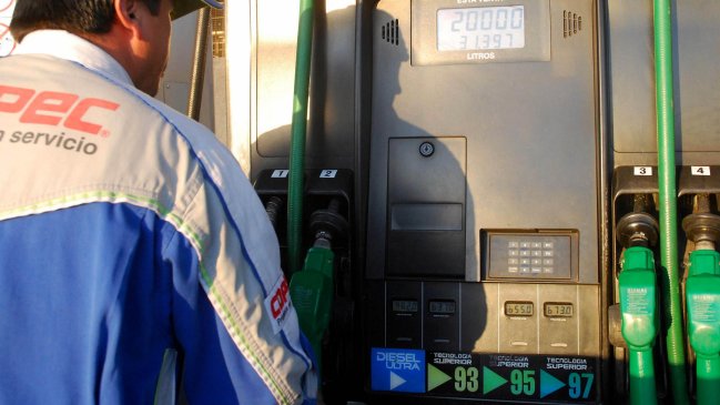 Bencinas subirán hasta siete pesos por litro este jueves