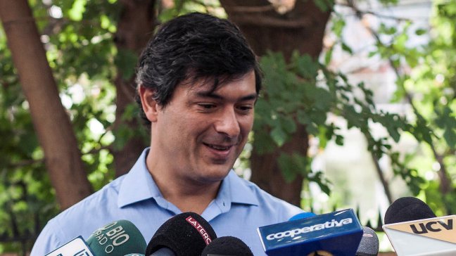 Franco Parisi contrató a ex fiscal para juicio por irregularidades en colegios