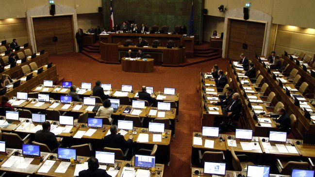 Cámara descontará dieta parlamentaria a diputados que viajen al Mundial