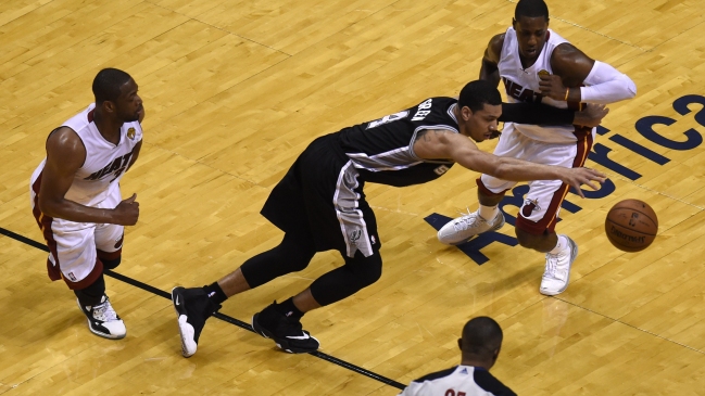 San Antonio Spurs sacó ventaja sobre Miami Heat en la final de la NBA