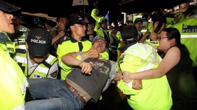 Policía de Londres podrá usar cañones de agua en caso de disturbios graves