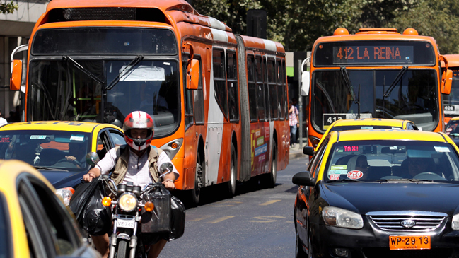 Algunos buses del Transantiago contarán con wifi gratuito para ver el Mundial