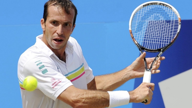 Radek Stepanek sigue inspirado en el pasto de Queen's