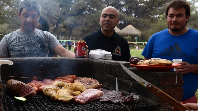 Asados provocan empeoramiento de la calidad del aire en Santiago