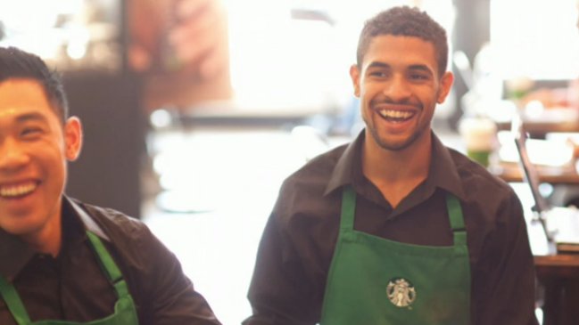 Starbucks subvencionará estudios universitarios para sus empleados