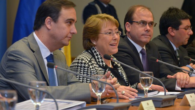 Bachelet respondió a cuestionamientos de la DC a reformas