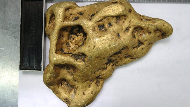 Pepa de oro de 6,6 kilos apareció en Siberia