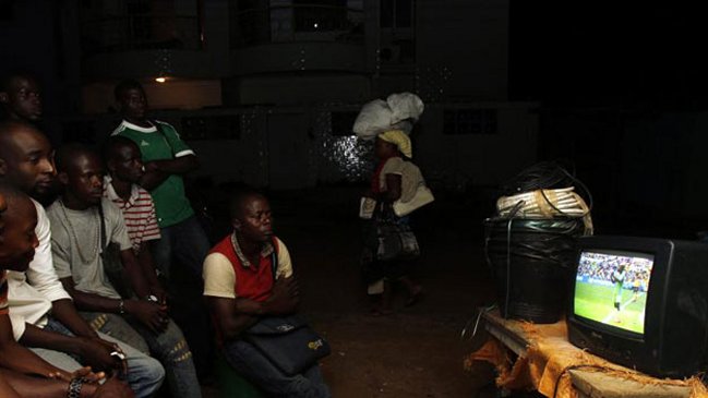 Explosión en cine que emitía el Mundial deja siete muertos en Nigeria