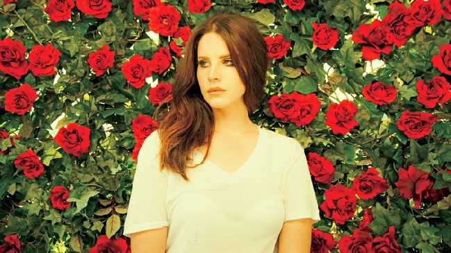Lana del Rey fustiga a periodista a través de Twiter