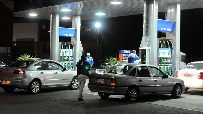 Econsult prevé fuerte aumento en precios de combustibles la próxima semana