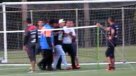 Un hincha interrumpió la práctica y abrazó a Jorge Valdivia