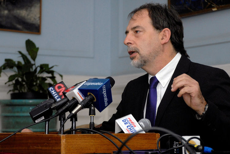 Debate en Nueva Mayoría por propuesta para despenalizar aborto hasta 12 semanas