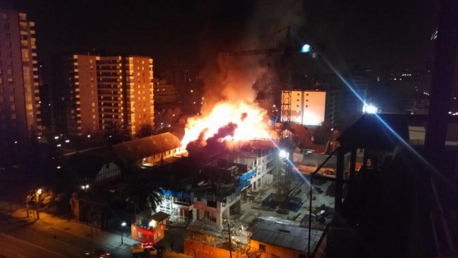 Incendio afectó a inmueble en la comuna de Ñuñoa
