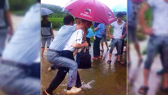Funcionario chino fue destituido por ser cargado 