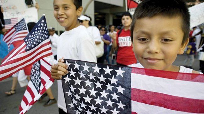Obama pedirá 2.000 millones más para lidiar con inmigración de niños y deportarlos