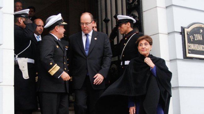 Príncipe Alberto II alabó a la Armada de Chile