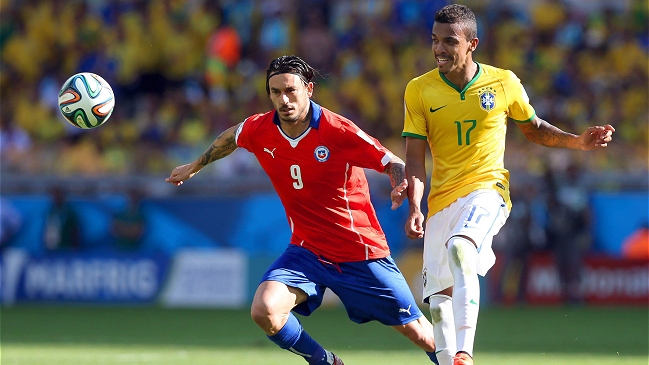 Mauricio Pinilla y tiro en el travesaño: Fue un momento representativo del hincha chileno