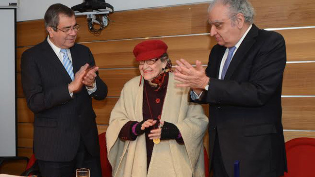 Margot Loyola fue distinguida por su trayectoria