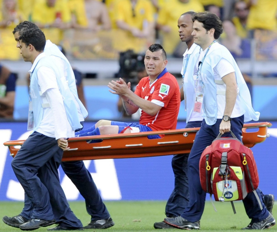 Ejército homenajeará a Gary Medel 