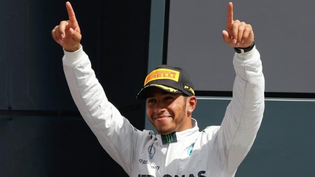Lewis Hamilton triunfó en un accidentado Gran Premio de Gran Bretaña