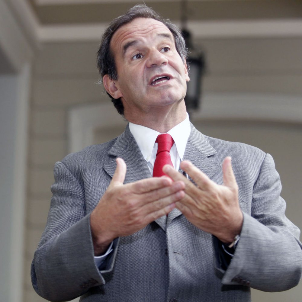 Andrés Allamand: Yo no apuesto al desastre del Gobierno