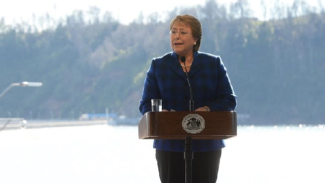 Bachelet ante crisis energética: La clave es que nuestra matriz sea más diversa