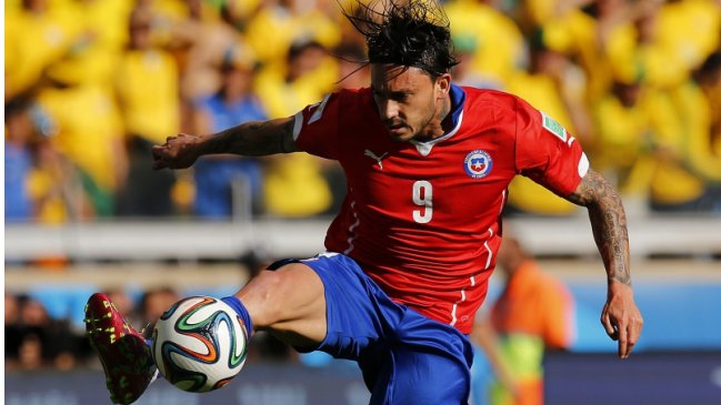 Mauricio Pinilla alargó el suspenso sobre su retorno a Universidad de Chile