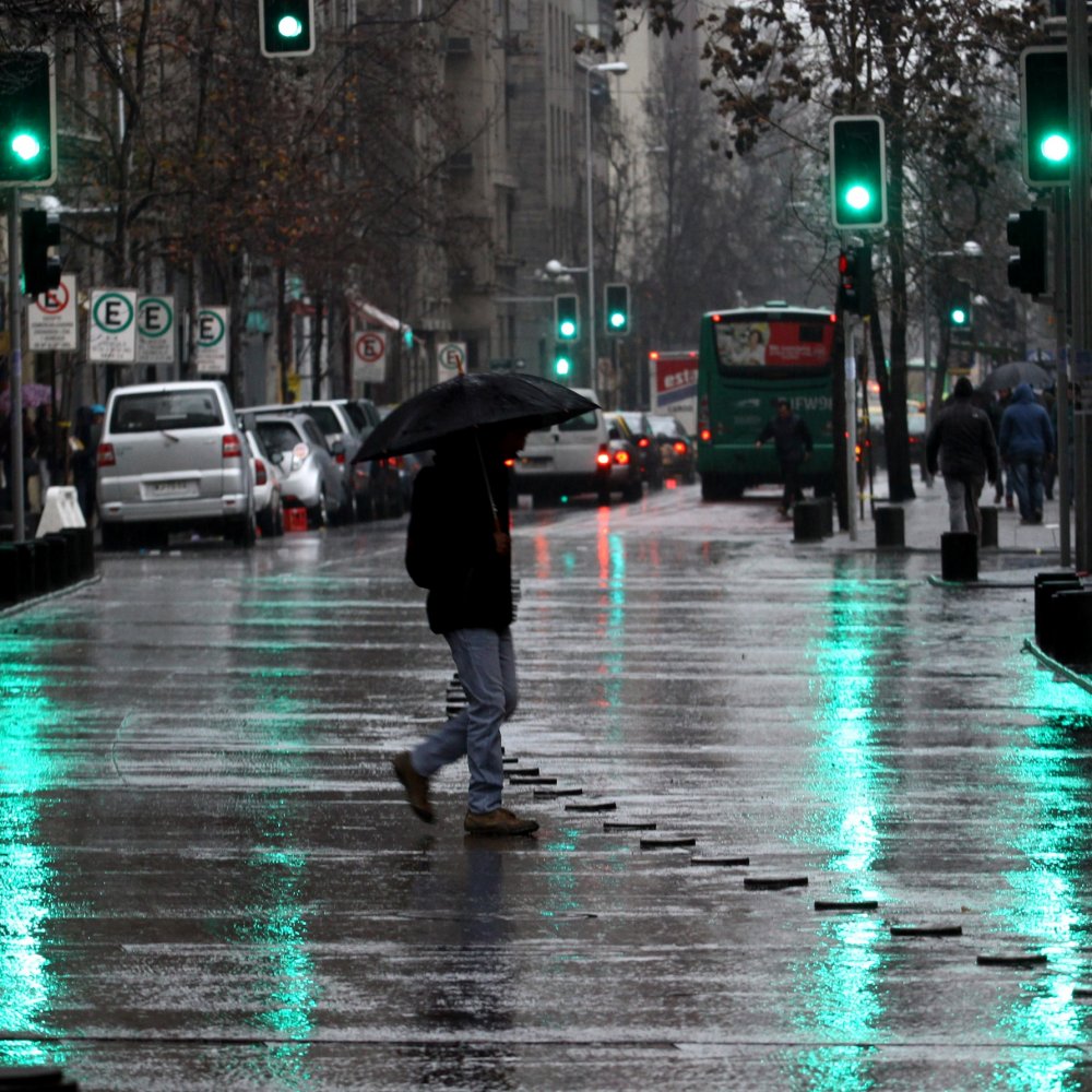 Meteorología prevé que precipitaciones en Santiago declinen a la medianoche