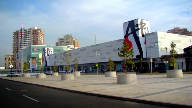 Transformador eléctrico explotó en Centro Comercial Apumanque