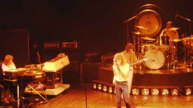 Robert Plant explicó cómo el retorno a Inglaterra influyó en su nuevo disco