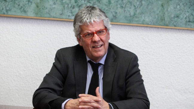 Eyzaguirre comprometió eliminar restricción a participación estudiantil en universidades