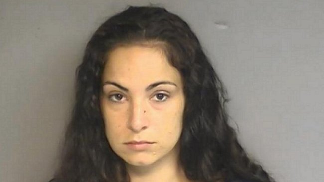 Profesora fue detenida por tener sexo con estudiante y venderle marihuana