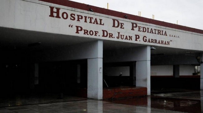 Sujeto metió a su hija en una lavadora en marcha en Argentina