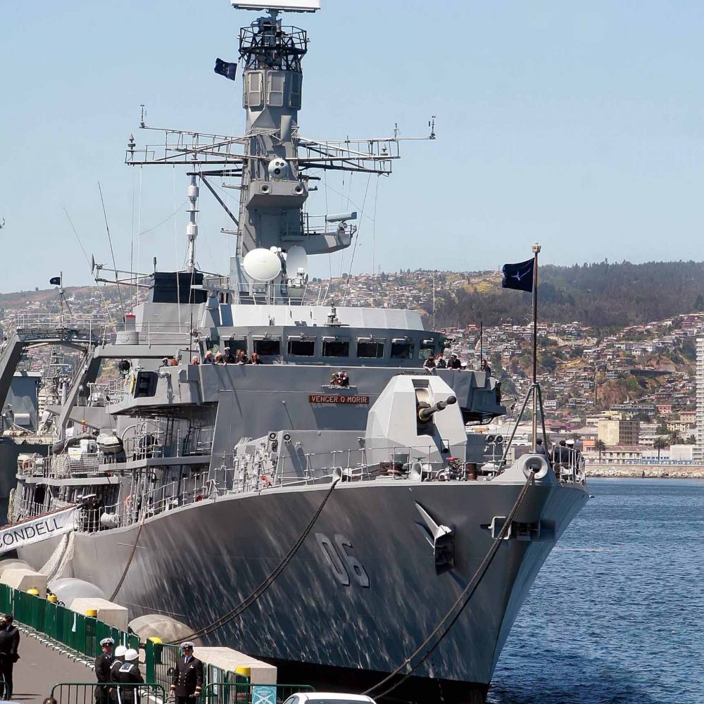 Submarino y fragata de la Armada colisionaron durante ejercicios en Valparaíso