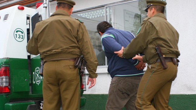 Carabineros detuvo a hombre que portaba armamento de alta tecnología