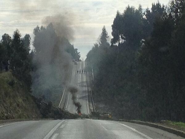 Tirúa: Continúan los enfrentamientos entre comuneros y policías